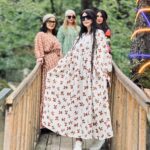 پیراهن گل سفید