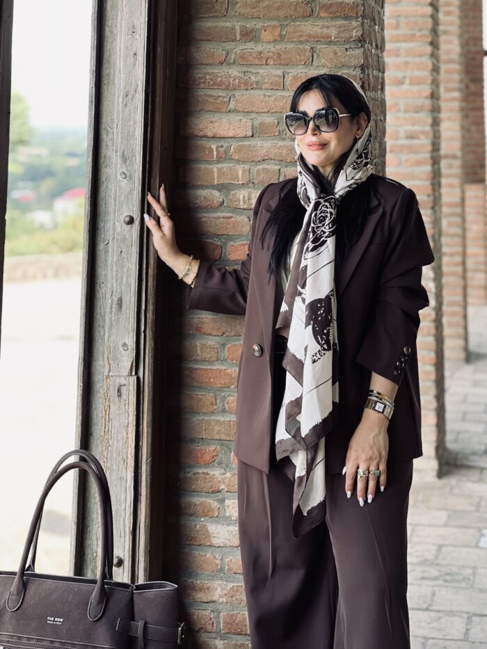 کت و شلوار گیل قهوه ای - 3