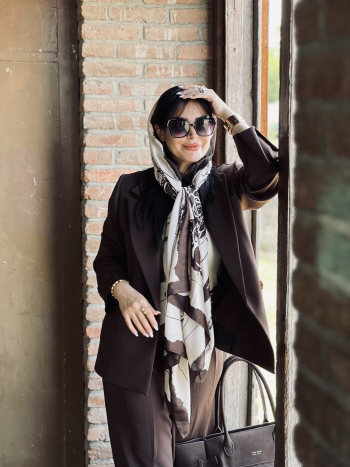 کت و شلوار گیل قهوه ای - 2