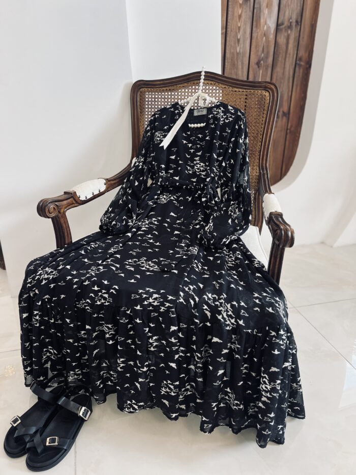 پیراهن پرستوی سیاه - 5